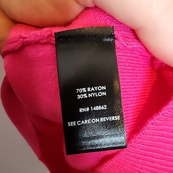 5X 28W Torrid Pink Pullover Fitted Sweater Chest Cutout Pinup Plussize Siren NW - Picture 3 of 7